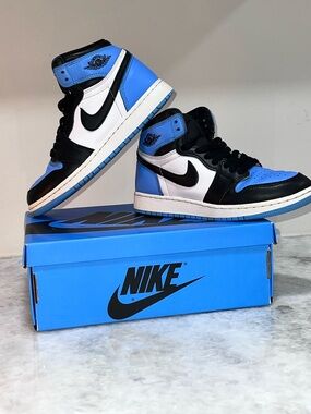 Nike Air Jordan 1 Retro -  4.5 Youth University Blue/Black/White